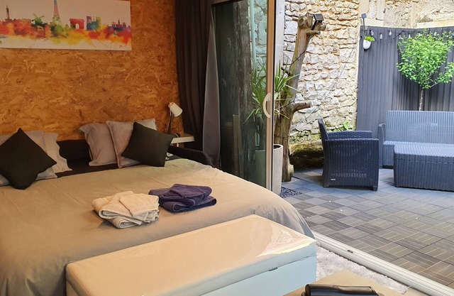 Studio Cosy et Calme en Plein Cœur Historique de Poitiers