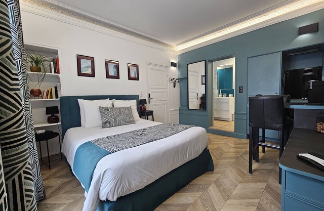 Studio-Deluxe-Garden view-Private Bathroom