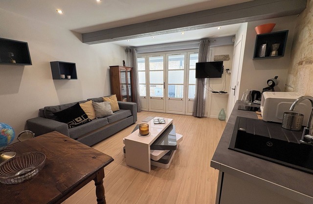 Studio F1, sleeps 2 in the heart of Villeneuve - 35 m2-