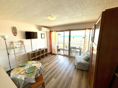 Studio face à la mer, 3 couchages, balcon, parking, à 10m de la plage - Port-la-Nouvelle - FR-1-229C-98