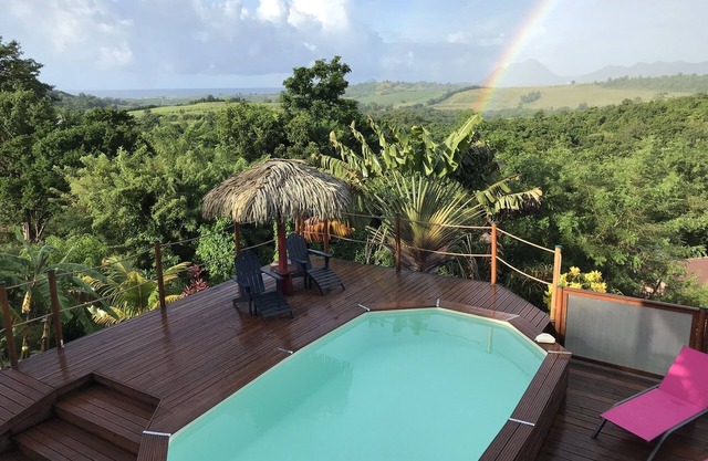 Studio Frégate, in the heart of the Caribbean, sea view and pool, Ste Luce