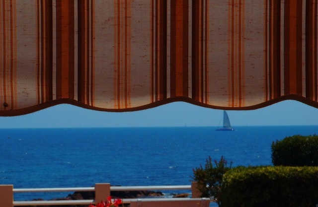 studio ground floor- loggia- sea view- feet in the water