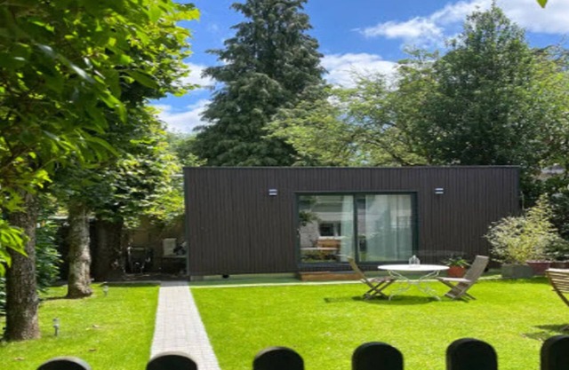 Studio in a quiet garden near Versailles and Paris