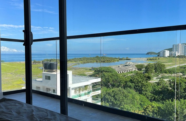 Studio-loft with amazing view to the ocean and mountains.