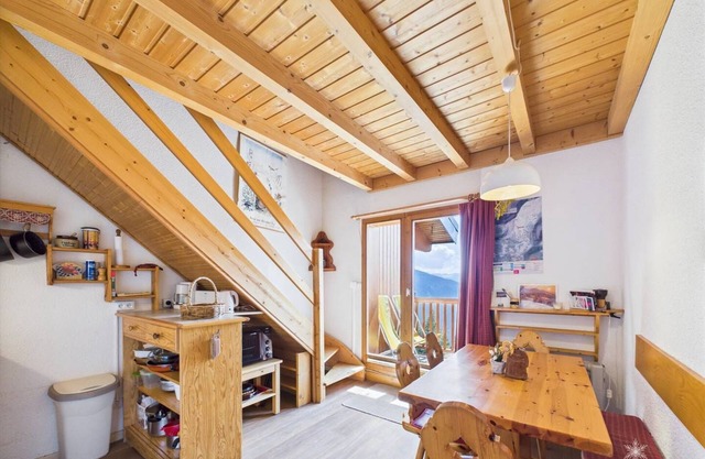 STUDIO MEZZANINE AT THE BOTTOM OF THE SLOPES