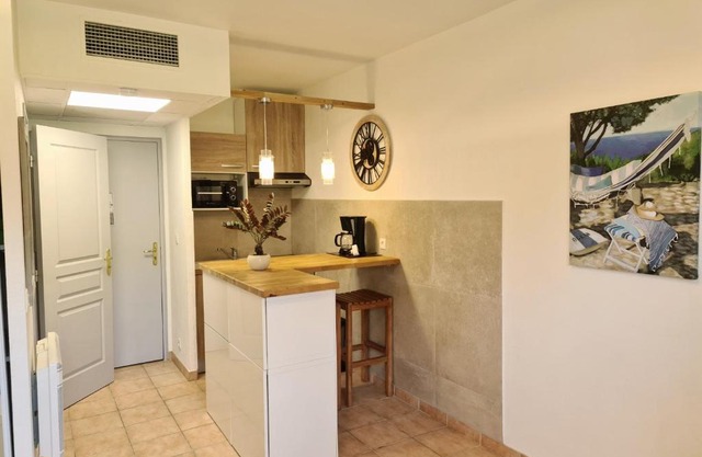 Studio meublé face au golf