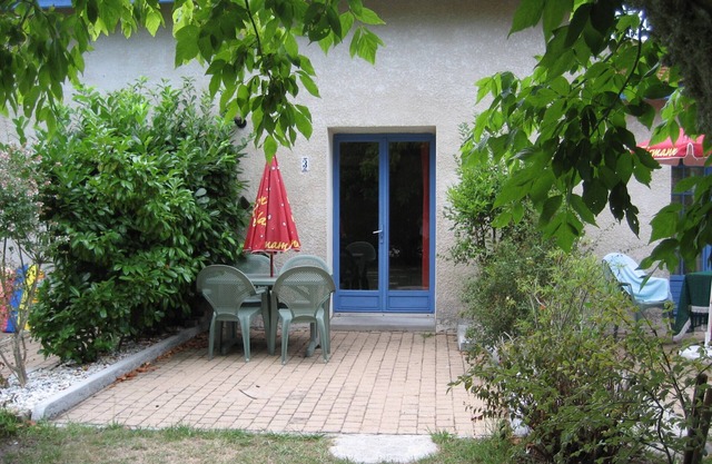 studio/Mezzanine for 2/4pers, terrace garden, 10km from Soulac plage, 2km from Gironde