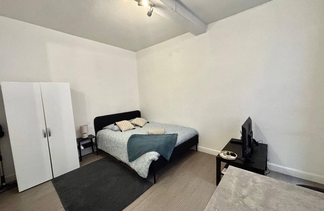 Studio near cathedral