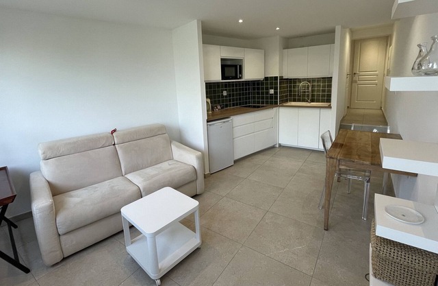 Studio near Fourvière in a quiet area with a view of the Alps, the Saône and old Lyon