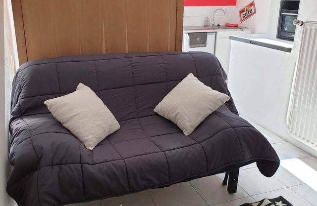 Studio Nogent station/shopping - 52 min Paris