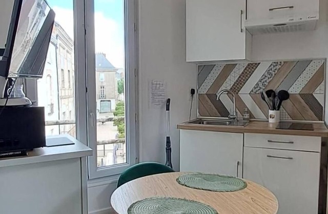 Studio Notre Dame 2 heart of the city Wifi Netflix