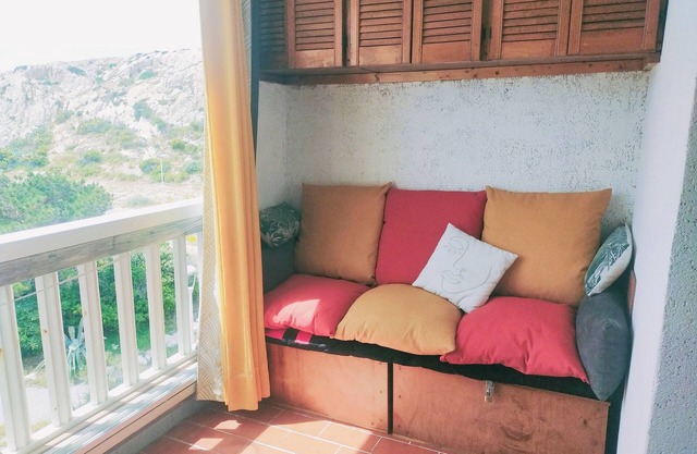 Studio on Frioul Island: at the foot of a beach and the Morgiret calanque.