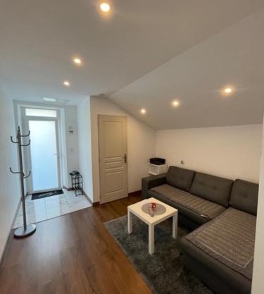 Studio privée Vesoul -Wifi,TV,Clim,Parking gratuit