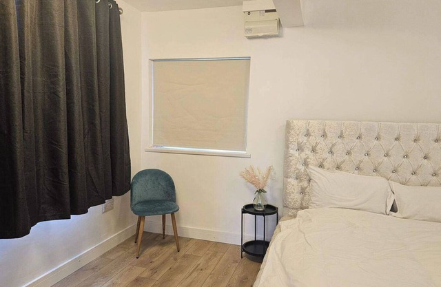 Studio - Sleeps 2 - Parking - WiFi