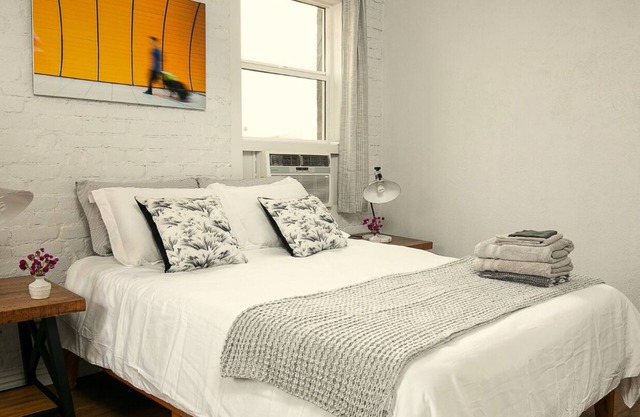 Studio unit for 2 near DTLA!