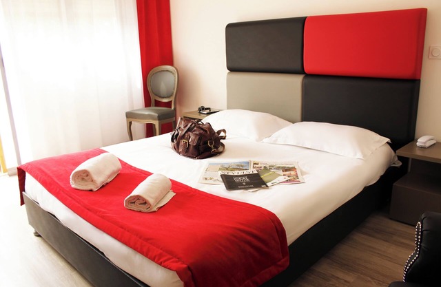 Studio Unit in Beautiful Aix-en-Provence! Free Parking, Pool & Pets Allowed!