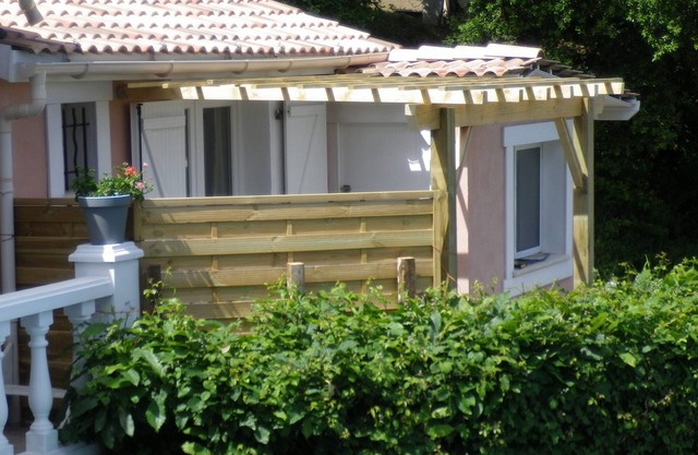 Studio vue Panoramique mer et Montagne