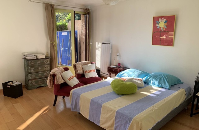 Studio with garden 5 minutes from the lake by bike 100 m from the bike path