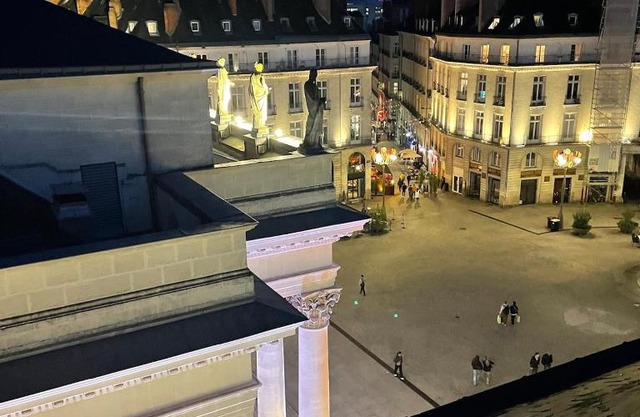 Studio with rooftop view of the Graslin Theater