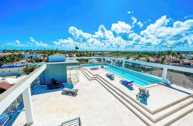 STUDIOS and SUITES Ducassi ROOFTOP POOL