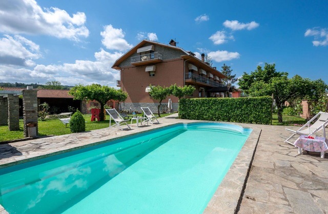 Stunning villa for 4 guests with WIFI, pool, TV, terrace and panoramic view
