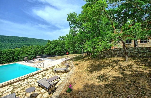 Stunning private villa for 10 people with A/C, private pool, WIFI and panoramic view