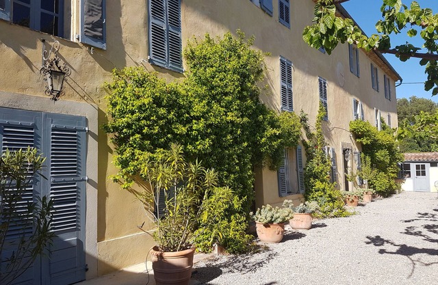 Stunning 18th Century Provencal home with large mature secluded garden and pool.