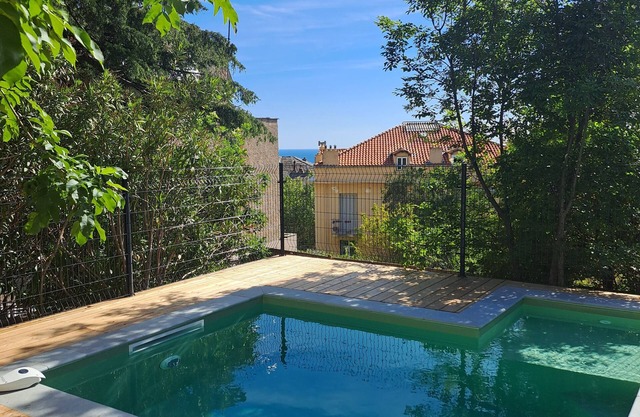 Stunning 19th century Maison de Maître with sea view swimming pool in garden centre ville