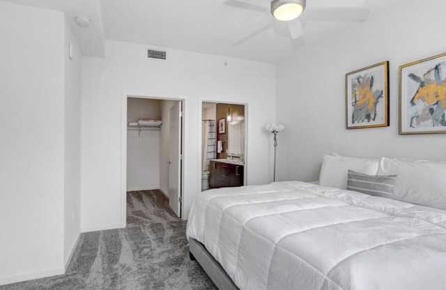 Stunning 2-Bed Condo with Panoramic DT Tampa Views