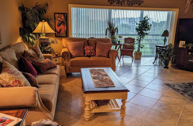 Stunning 2-bedroom condo with AC, fitness room in brilliant Bradenton