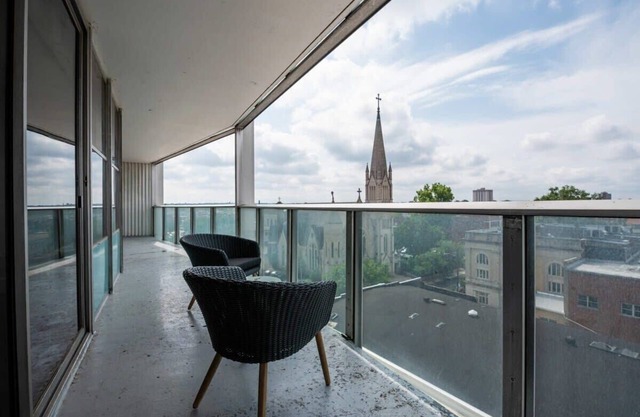 Stunning 2BR/2BA | CozySuites w/gym! 26