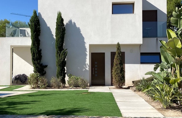 Stunning 3 bed detached villa with private pool on award winning Las Colinas Gol