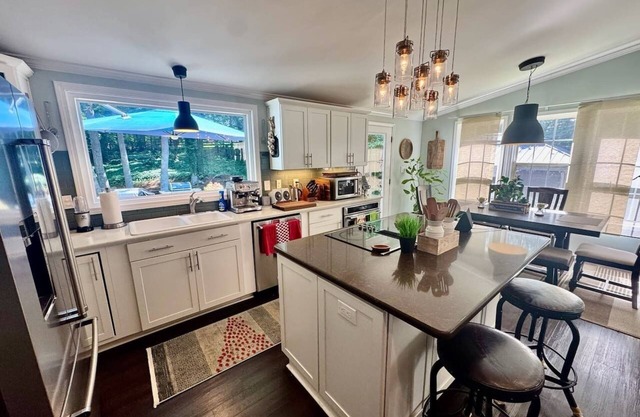 Stunning 3 Bedroom Retreat with Inspiring Backyard