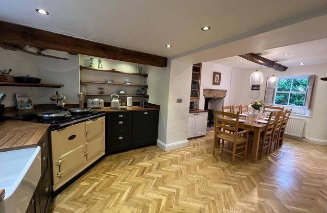 Stunning 4-bed Grade II House in the Lake District