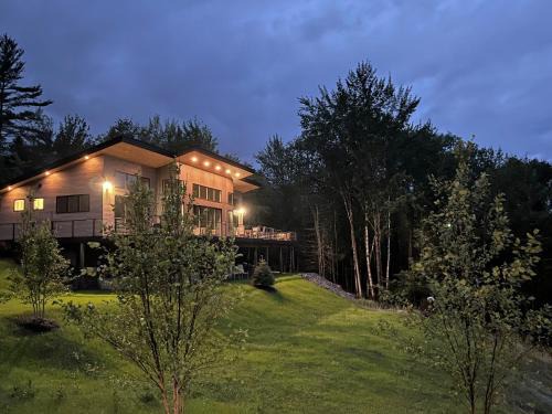 Stunning 4br Luxury Scandinavian style home with great views