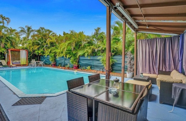Stunning 5BR Villa w/Luxe Cabana & Heated Pool