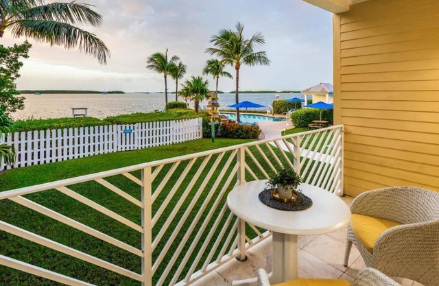 Stunning Bay View Villa in Florida Keys | Beach Getaway w/Scenic Outdoor Pool