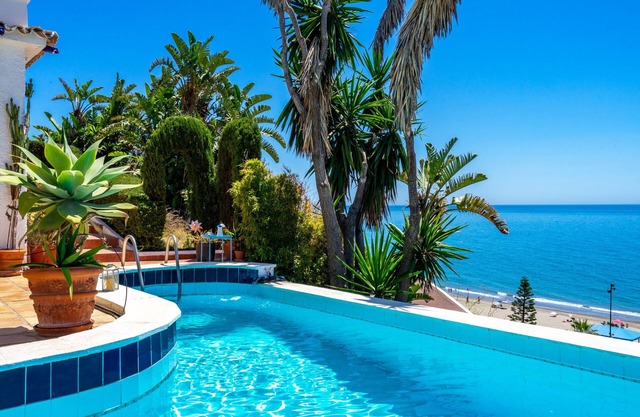 Stunning beachclose villa Fuengirola beach by Costarentals - Ref 03