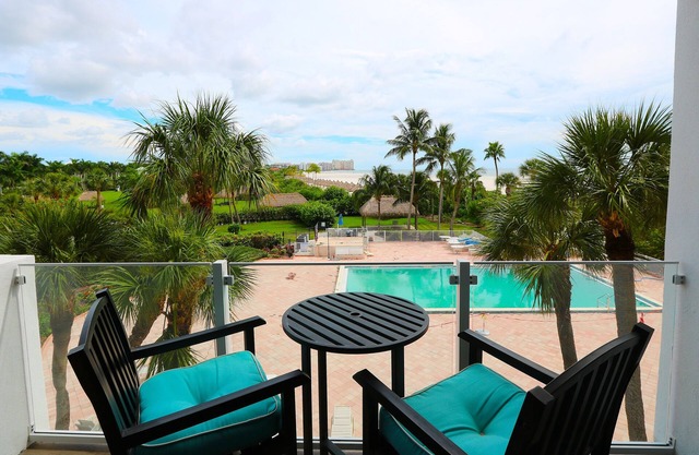 Stunning Beachfront Seasonal Condo at Gulfview – Marco Island