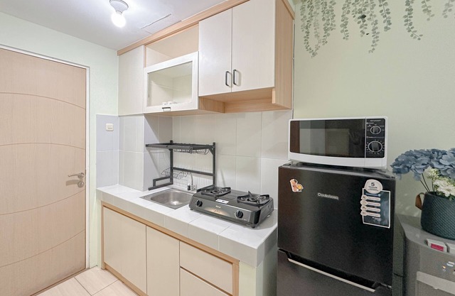 Stunning Comfy Studio Apartment Near Merr At Bale Hinggil