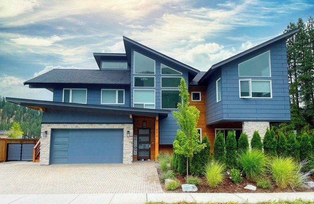 Stunning Contemporary ADU in Leavenworth - Hot Tub - Walk Everywhere!