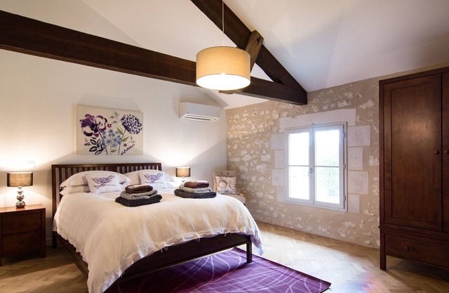 Stunning gite with beautiful pool and countryside, easy walk into town