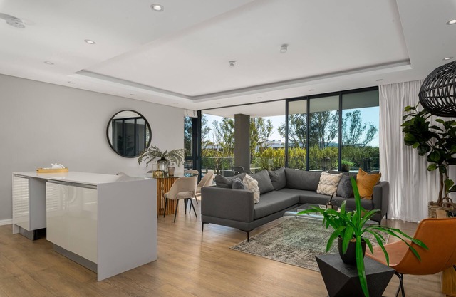 Stunning Green Point Apartment , Patio + Fast WiFi