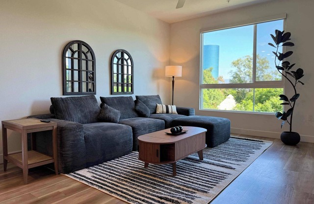 Stunning Haven with Pool Gym Parking Close to Disneyland