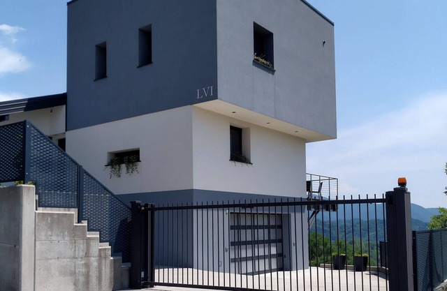 Stunning Holiday Home with Pool and 360° View