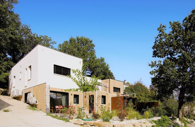 Stunning home in Suze la Rousse