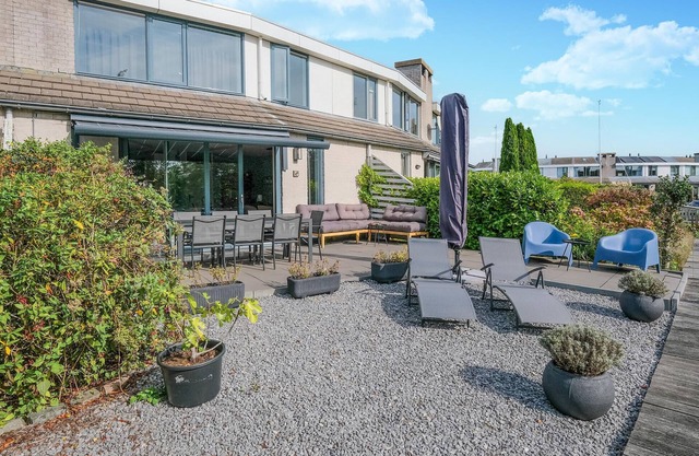 Stunning home in Lemmer with WiFi