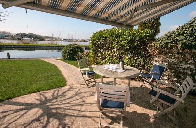 Stunning home in Lemmer with WiFi