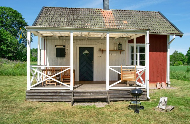 Stunning home in Närkesberg with WiFi