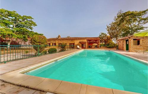 Stunning Home In St Pierre D'eyraud